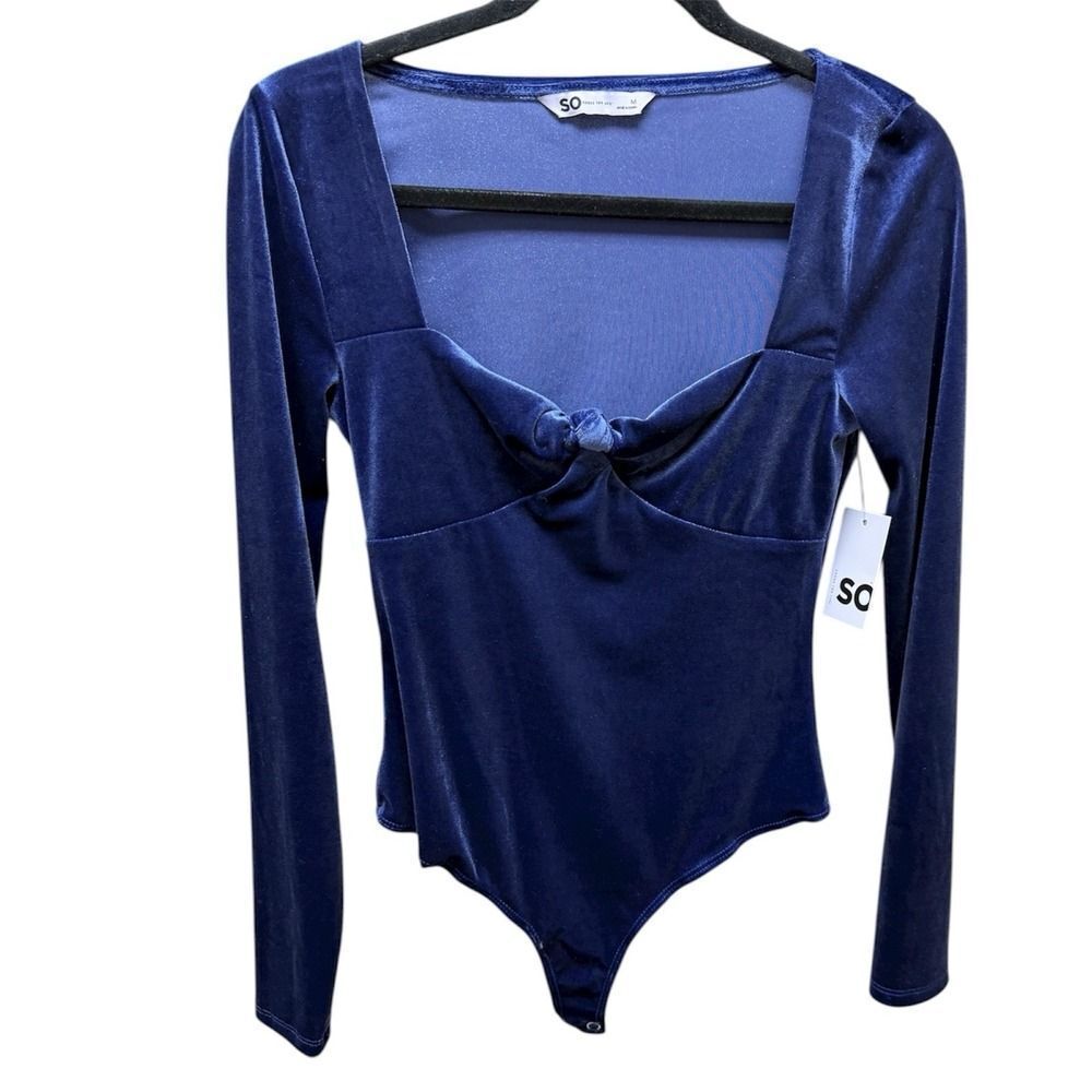 SO Paradox Collection Blue Velvet Long Sleeve Bodysuit Sweetheart neck.Sz M. NWT